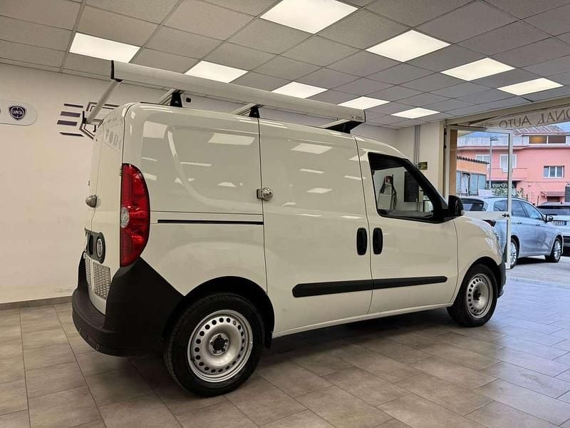 Usata Fiat Doblò 105 CV (77 kW) 2020 Bianco Monovolume