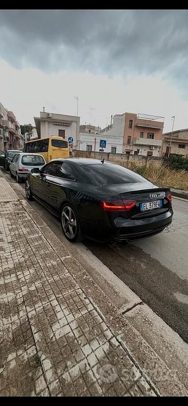 Nero Usata 2012 Audi A5 Coupé | 9800 € (Super prezzo) - Immagine 1/4