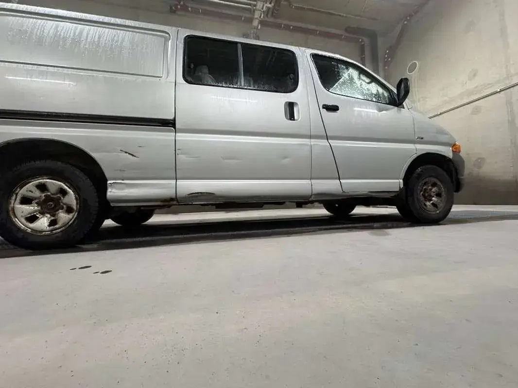 Usata Toyota HiAce 139 CV (102 kW) 2005 Argento Furgone