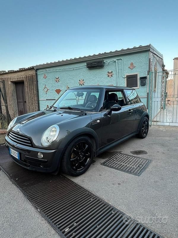 Usata Mini Cooper 88 CV (64 kW) 2006 Grigio Utilitaria