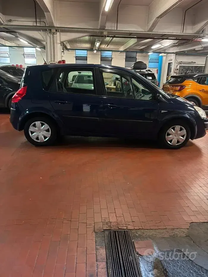 Usata Renault Scénic II 105 CV (77 kW) 2007 Blu Monovolume