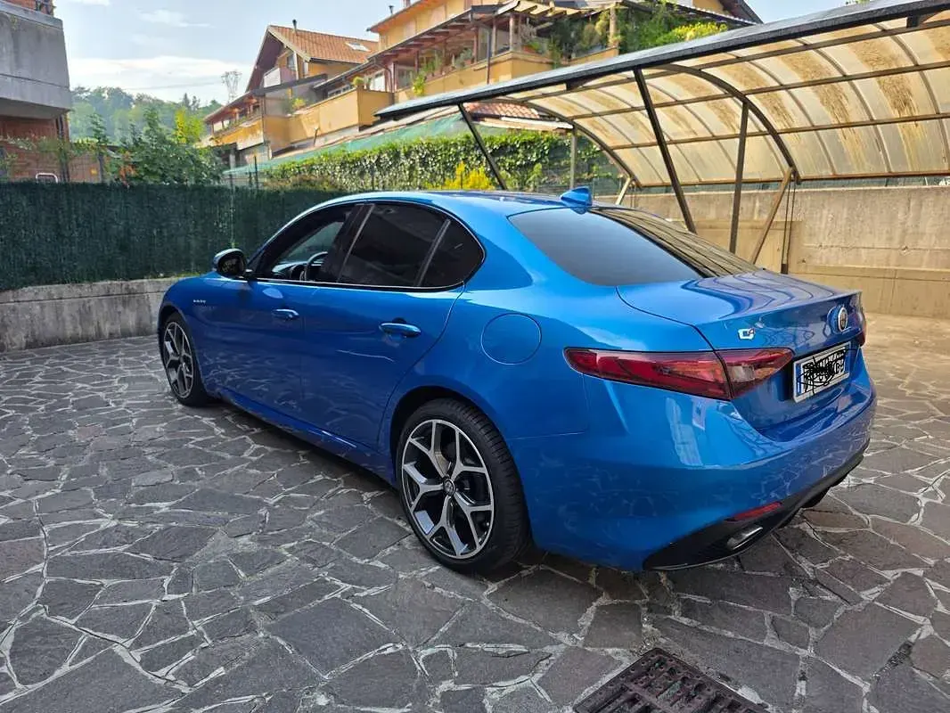 Usata Alfa Romeo Giulia Veloce 211 CV (155 kW) 2018 Blu/azzurro Berlina