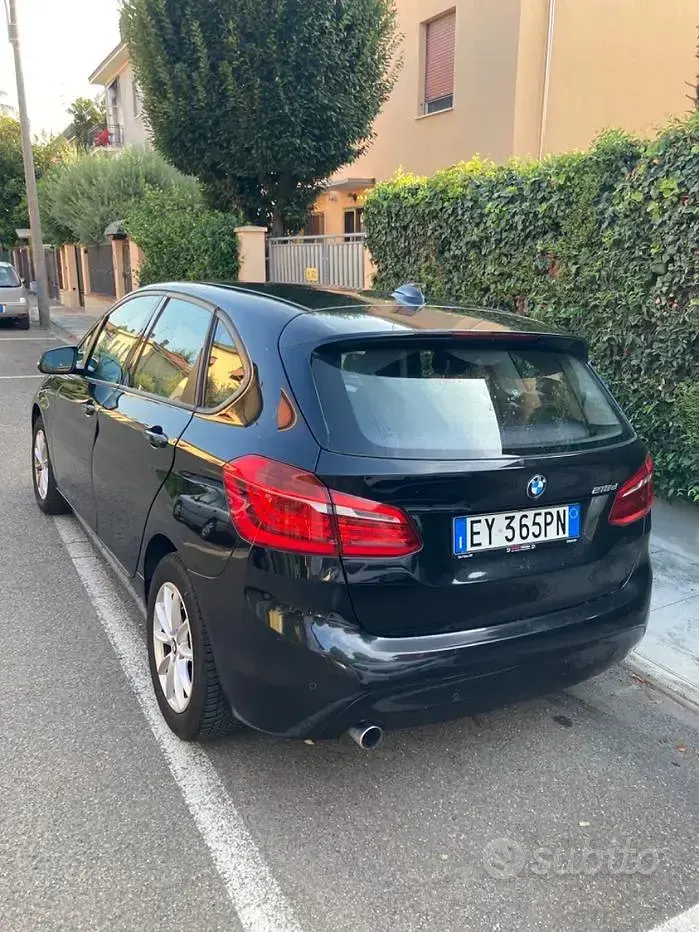 Usata BMW 218 Active Tourer Luxury Line 150 CV (110 kW) 2015 Nero Monovolume