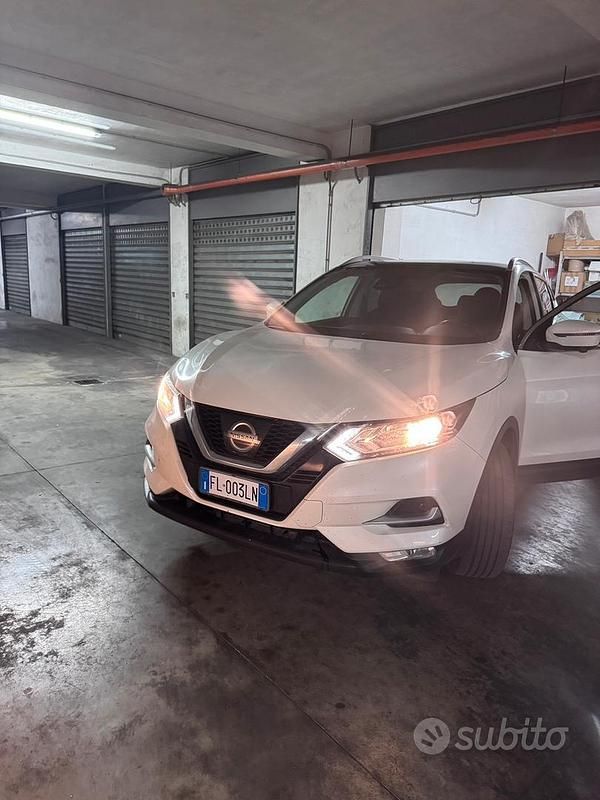 Usata Nissan Qashqai N-Connecta 131 CV (96 kW) 2017 Bianco SUV