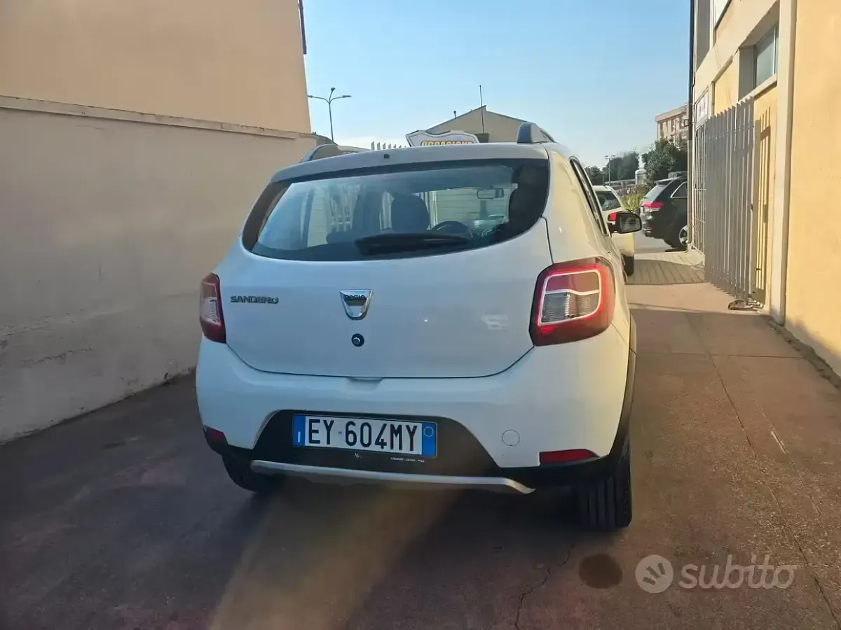 Usata Dacia Sandero Stepway 90 CV (66 kW) 2015 Bianco Berlina