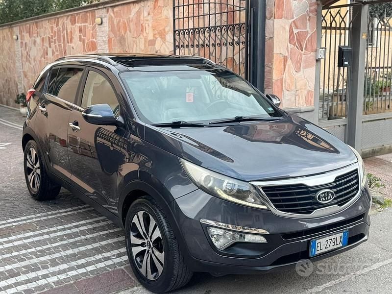 Second-hand Kia Sportage 116 CP (85 kW) 2011 Gri SUV