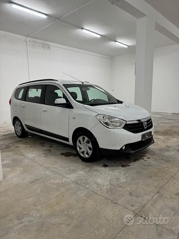 Usata Dacia Lodgy Ambiance 90 CV (66 kW) 2016 Bianco Monovolume