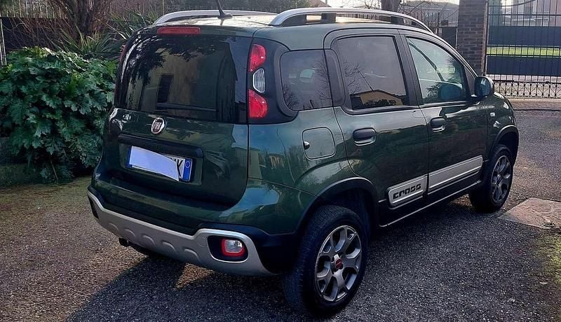 Usata Fiat Panda Cross Cross 86 CV (63 kW) 2021 Verde Utilitaria