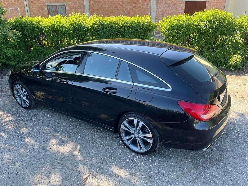 Gebraucht Mercedes CLA220 Shooting Brake 177 PS (130 kW) 2015 Schwarz Kombi