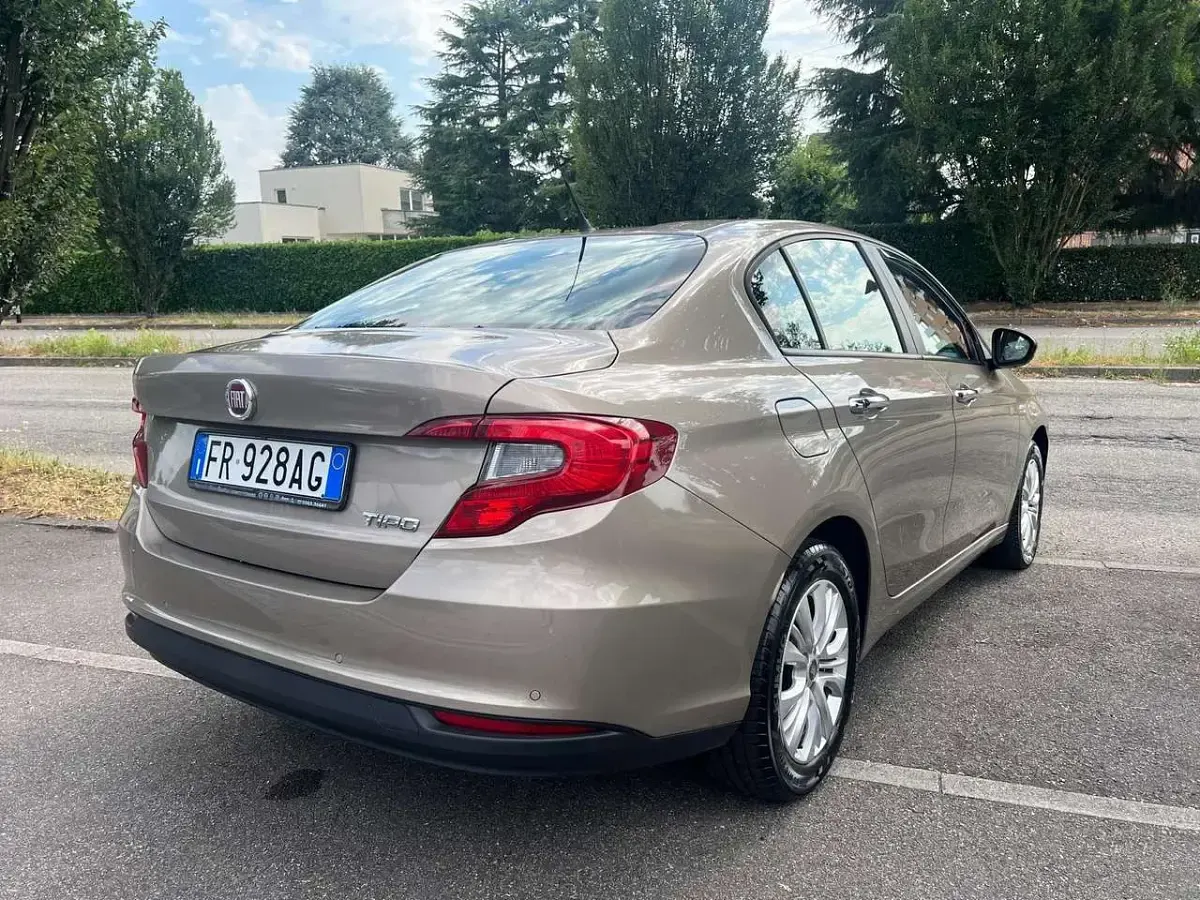 Usata Fiat Tipo Easy 120 CV (88 kW) 2018 Bronzo Berlina