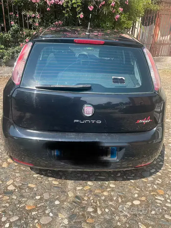 Usata Fiat Punto Street 75 CV (55 kW) 2014 Nero Utilitaria
