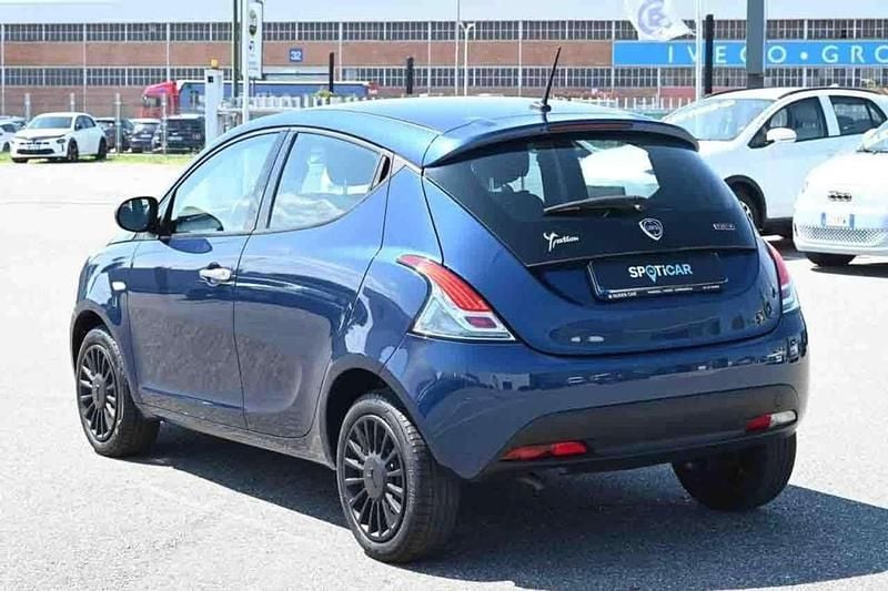 Usata Lancia Ypsilon Silver 69 CV (50 kW) 2022 Blu Utilitaria