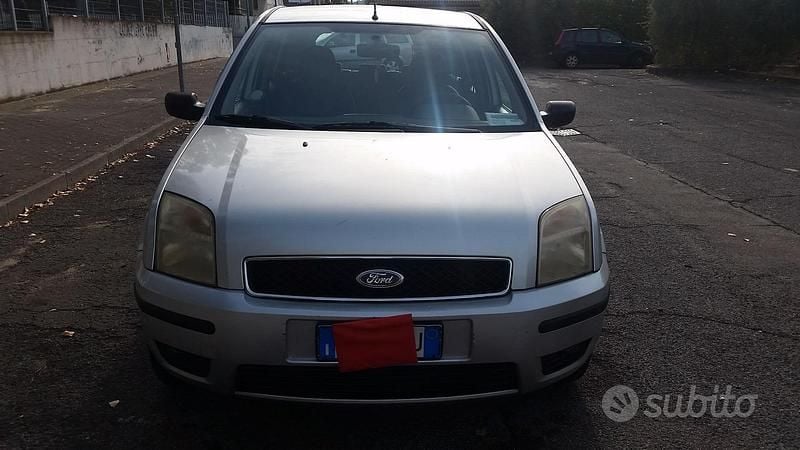 Usata Ford Fusion 101 CV (74 kW) 2004 Grigio Berlina