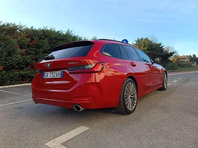 Usata BMW 330 Efficient Dynamics 286 CV (210 kW) 2022 Rosso Station wagon