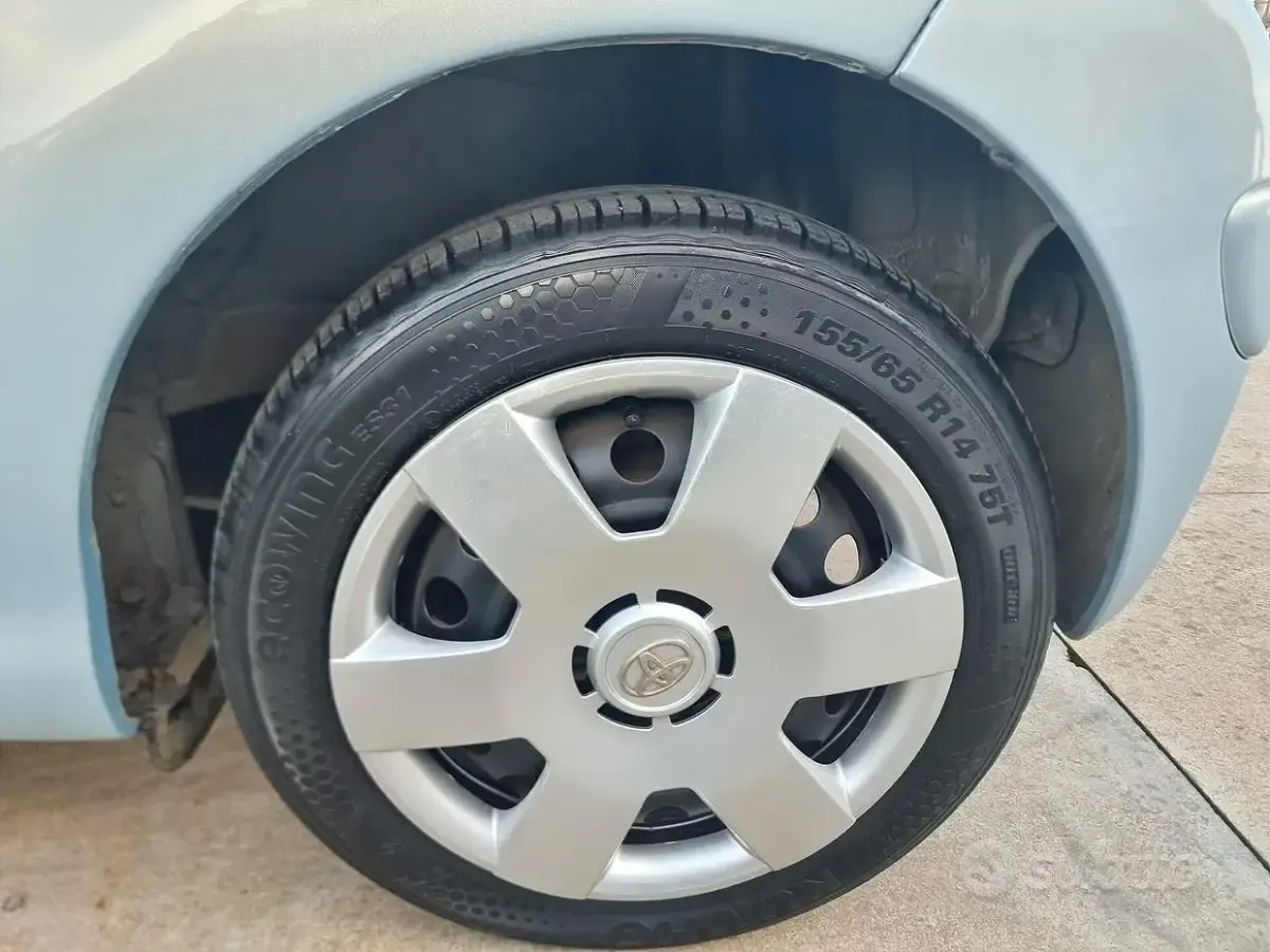 Second-hand Toyota Aygo 68 CP (50 kW) 2008 Gri Hatchback