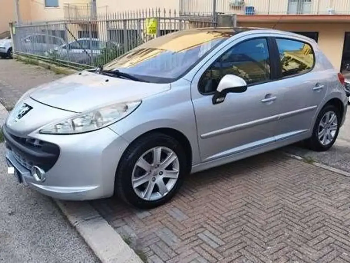 Usata Peugeot 207 109 CV (80 kW) 2007 Argento Berlina