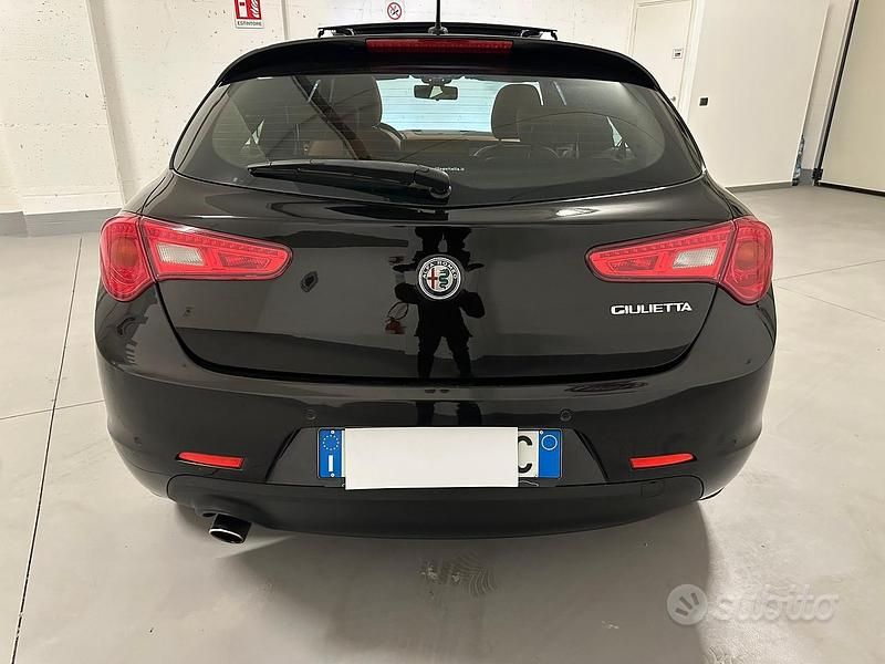Usata Alfa Romeo Giulietta Super 120 CV (88 kW) 2016 Nero Utilitaria