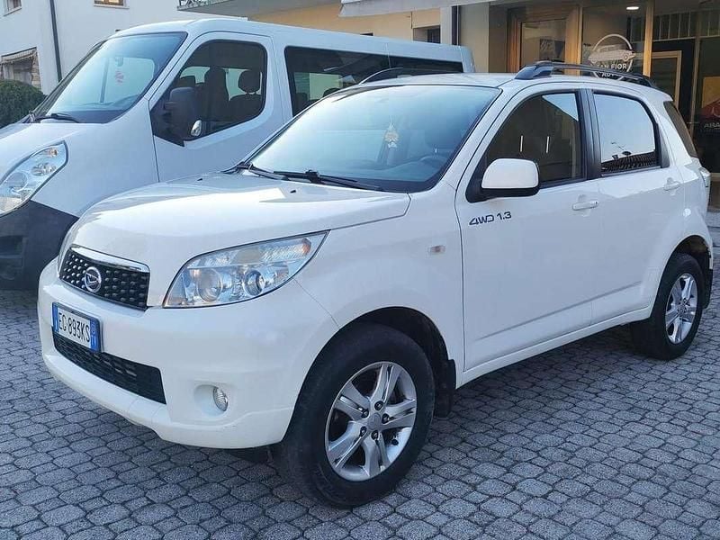 Usata Daihatsu Terios HIRO 86 CV (63 kW) 2011 Bianco SUV