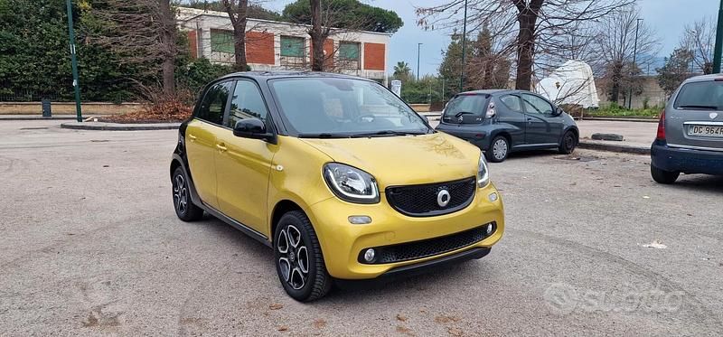 Usata Smart ForFour Prime 71 CV (52 kW) 2019 Nero Utilitaria