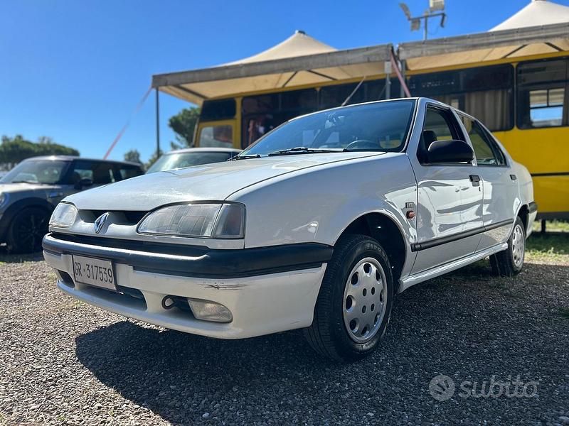 Usata Renault 19 78 CV (57 kW) 1993 Bianco Berlina