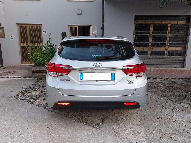 Usata Hyundai i40 Comfort 136 CV (100 kW) 2013 Argento Station wagon