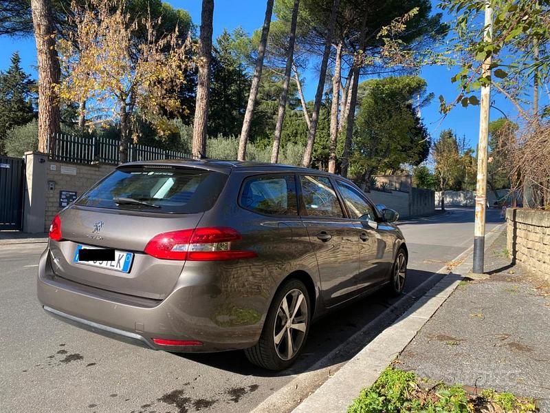 Usata Peugeot 308 SW 131 CV (96 kW) 2015 Station wagon