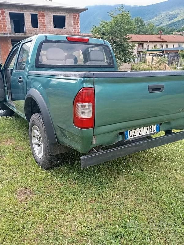 Usata Isuzu D-Max 131 CV (96 kW) 2005 Verde Pick-up