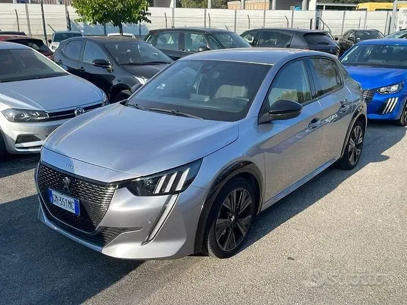 Usata Peugeot 208 GT 102 CV (75 kW) 2023 Utilitaria