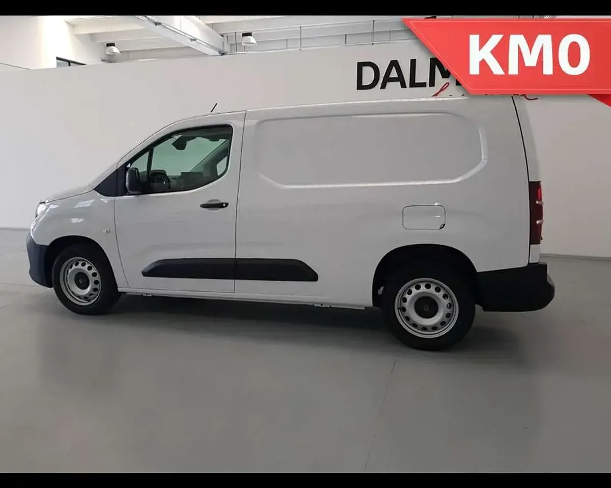Nuova Peugeot Partner S 131 CV (96 kW) 2025 Kaolin white pastello Monovolume