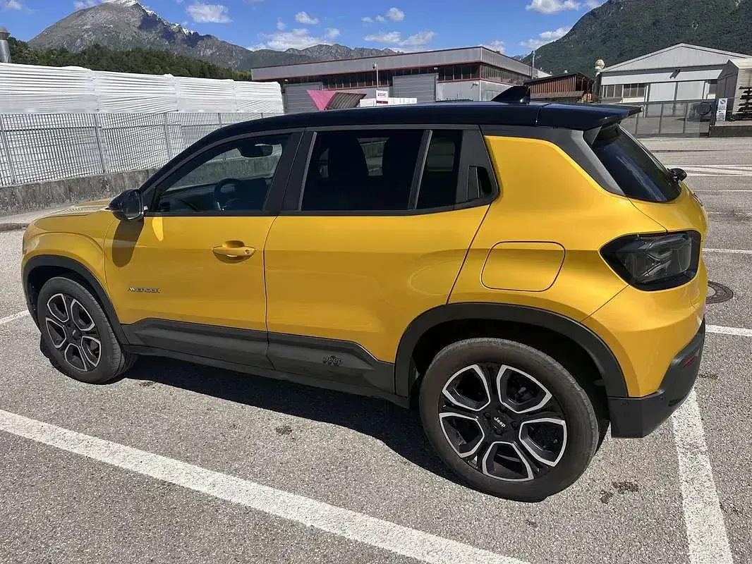 Usata Jeep Avenger Summit 101 CV (74 kW) 2024 Giallo SUV
