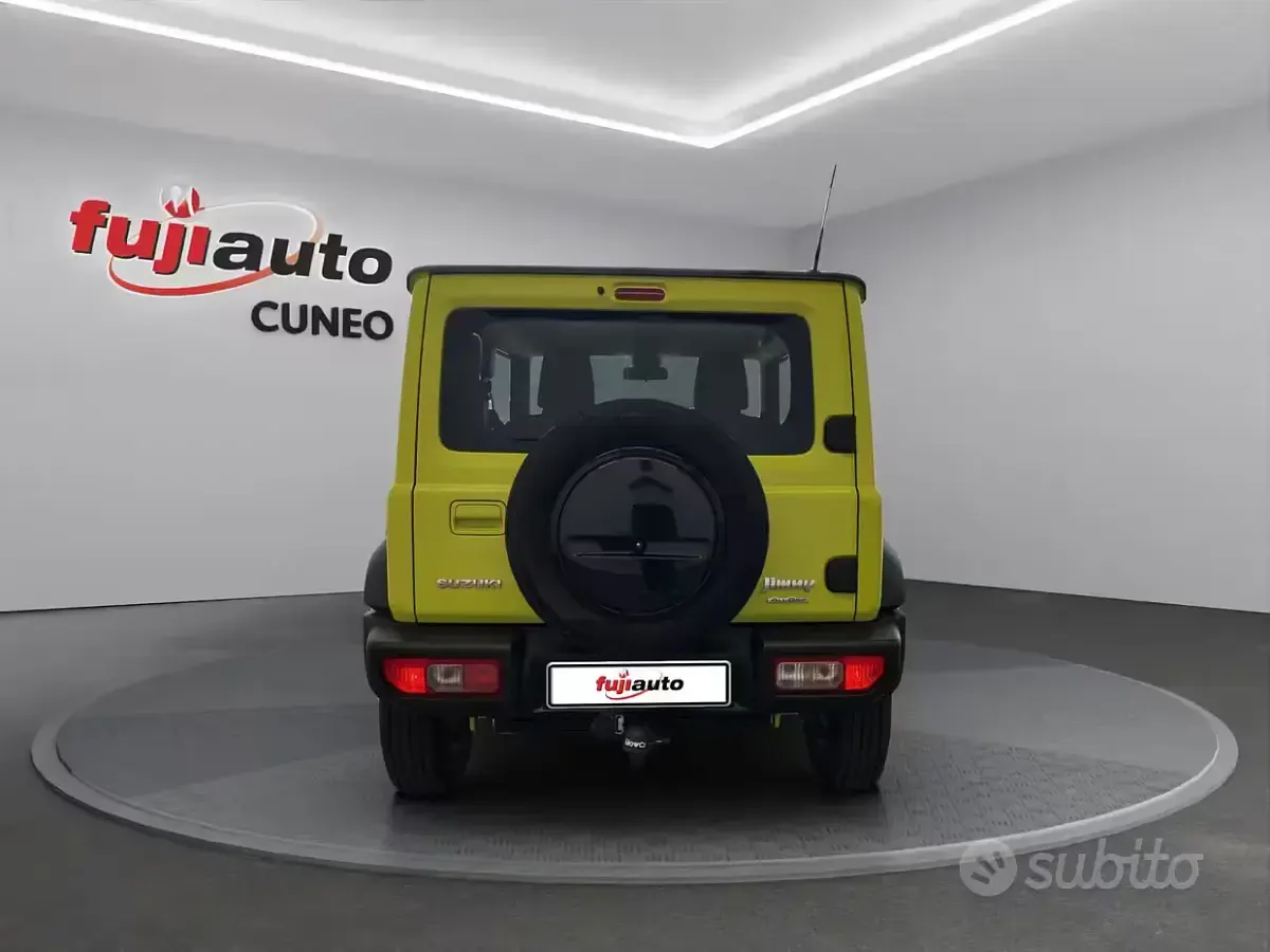 Usata Suzuki Jimny 102 CV (75 kW) 2019 Verde acido SUV