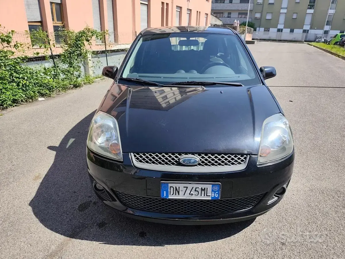 Occasion Ford Fiesta 75 PK (55 kW) 2008 Zwart Hatchback