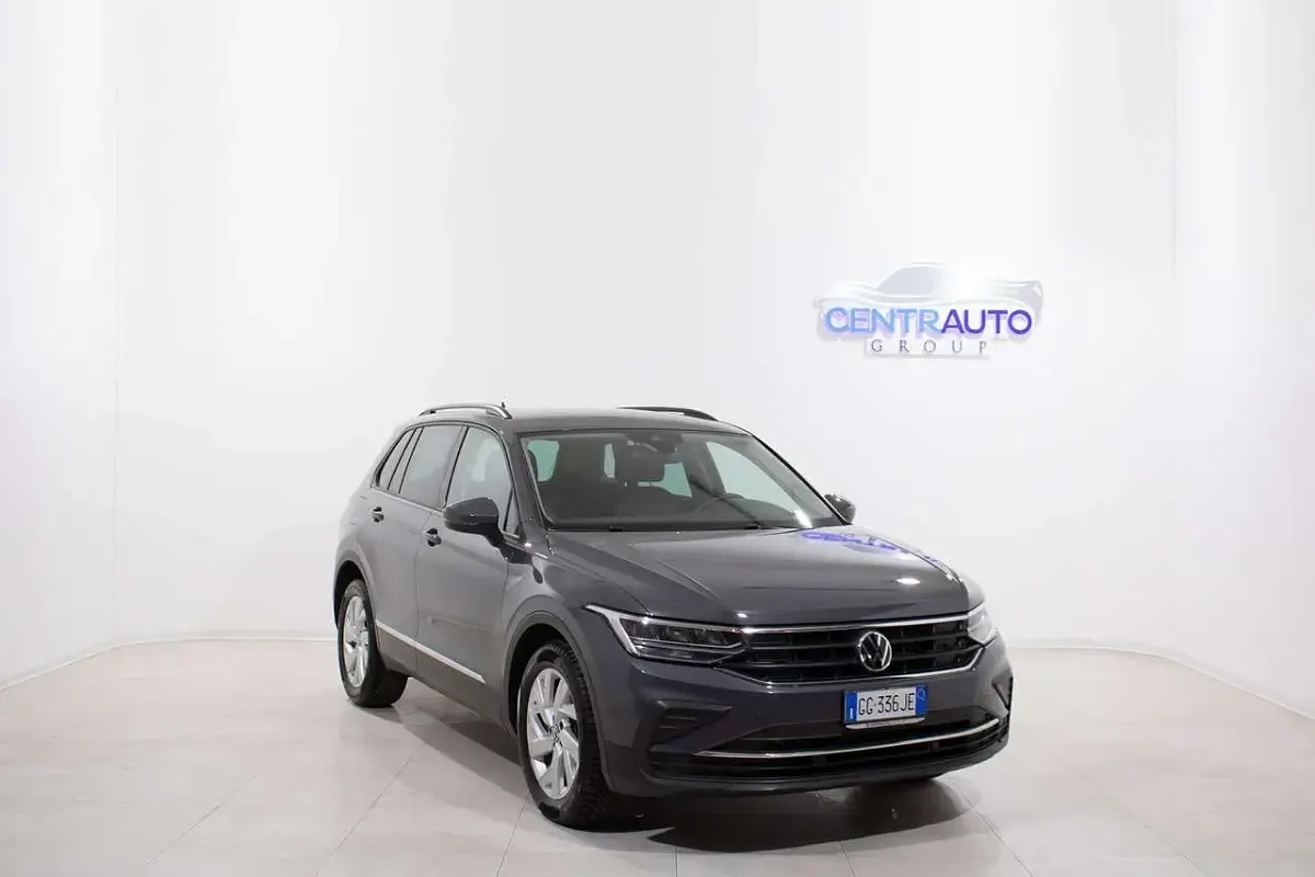 Usata VW Tiguan Life 122 CV (89 kW) 2021 Grigio SUV