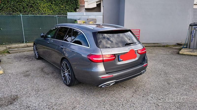 Usata Mercedes E200 184 CV (135 kW) 2017 Grigio Station wagon