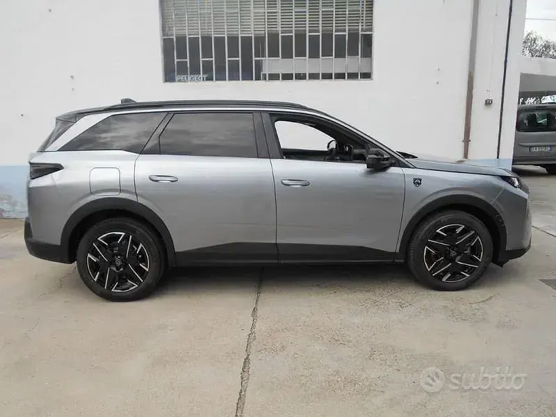 Nuova Peugeot 5008 GTi 196 CV (144 kW) 2026 Grigio SUV