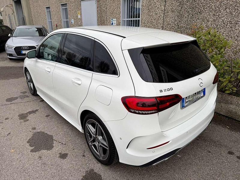 Usata Mercedes B200 Premium 163 CV (119 kW) 2022 Bianco Monovolume