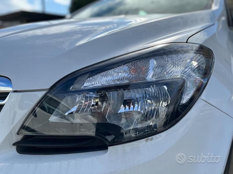 Usata Opel Mokka Cosmo 136 CV (100 kW) 2016 Bianco SUV