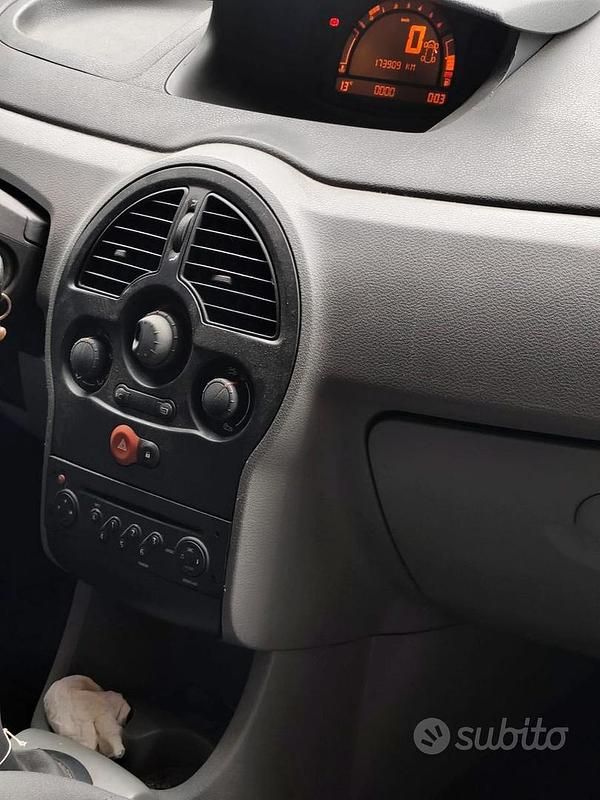 Usata Renault Modus 85 CV (62 kW) 2009 Monovolume