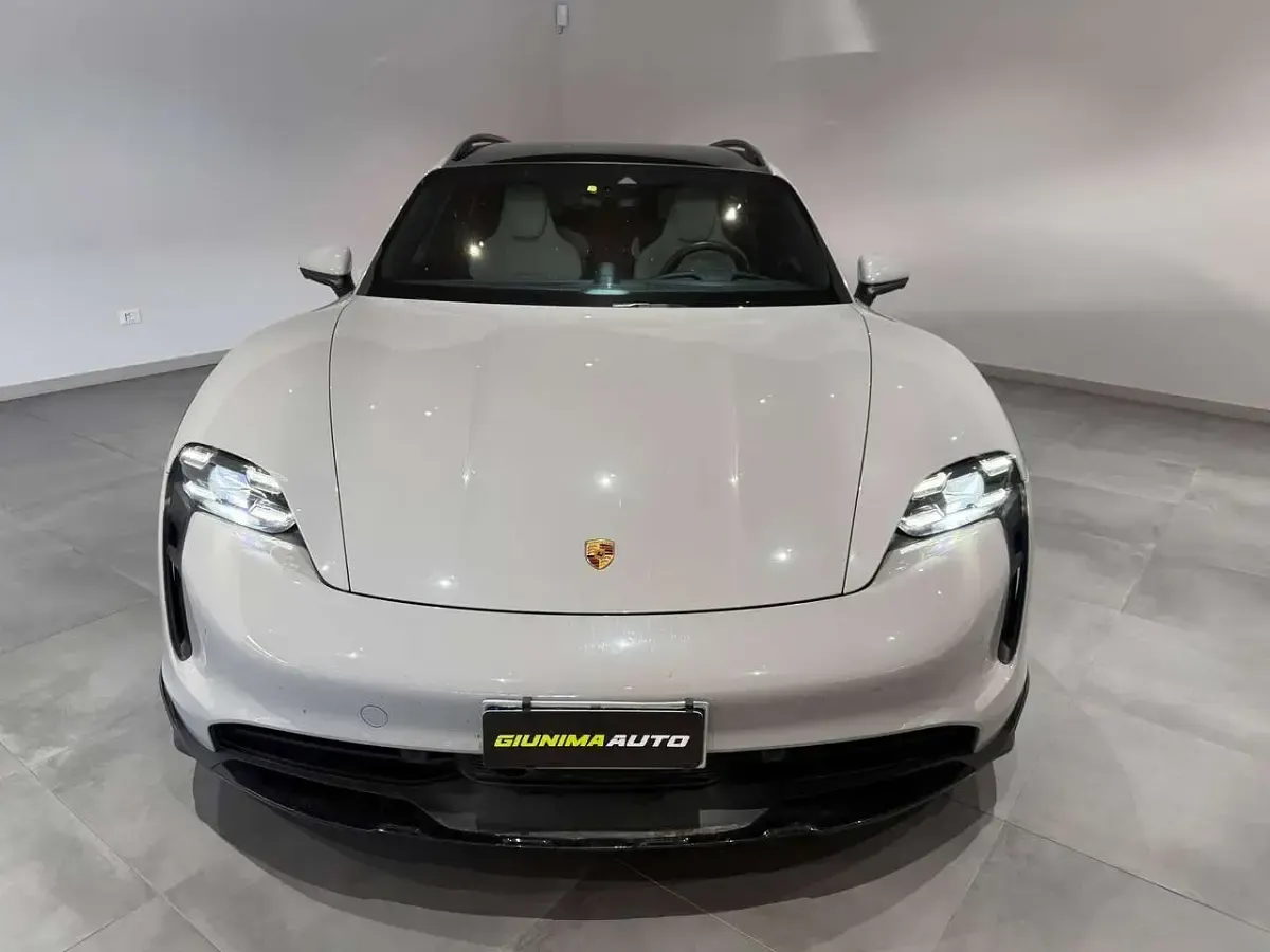 Usata Porsche Taycan Cross Turismo 139 kW (190 CV) 2022 Grigio Station wagon
