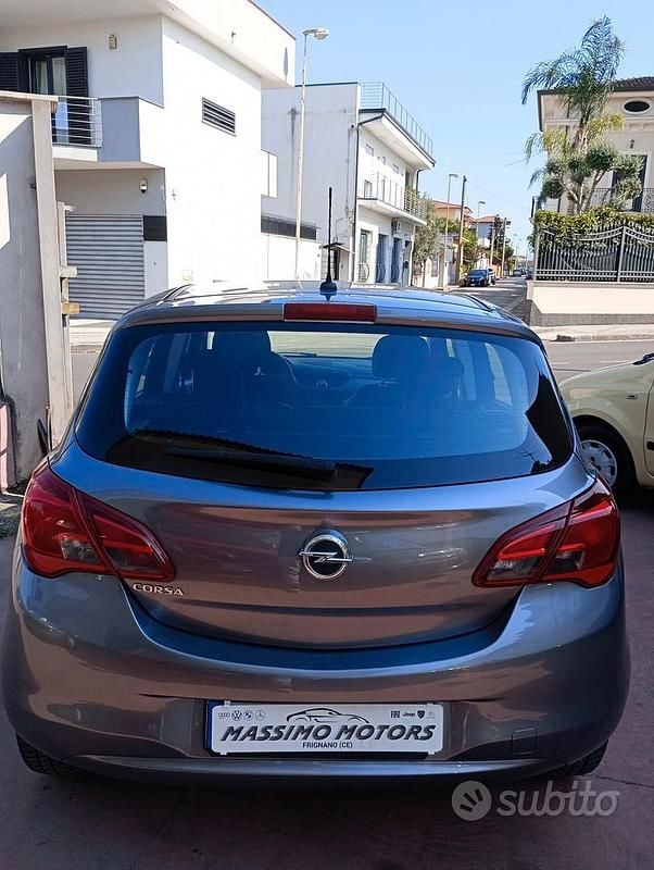 Usata Opel Corsa 90 CV (66 kW) 2017 Grigio Berlina