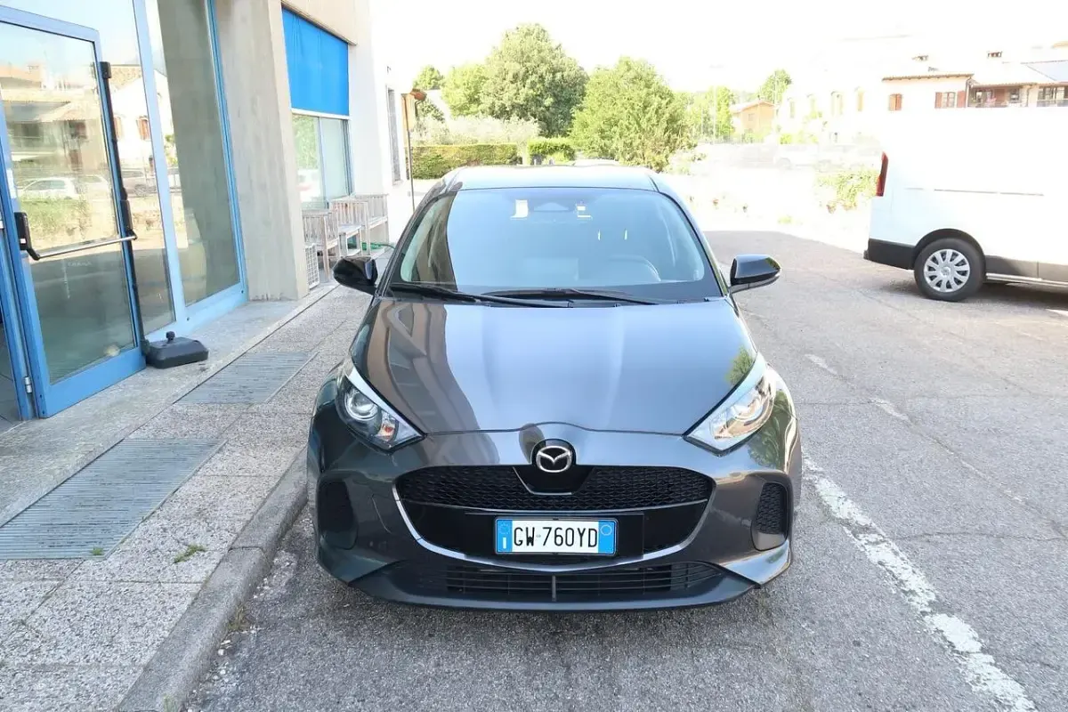 Usata Mazda 2 Center-Line 92 CV (67 kW) 2024 Grigio Utilitaria