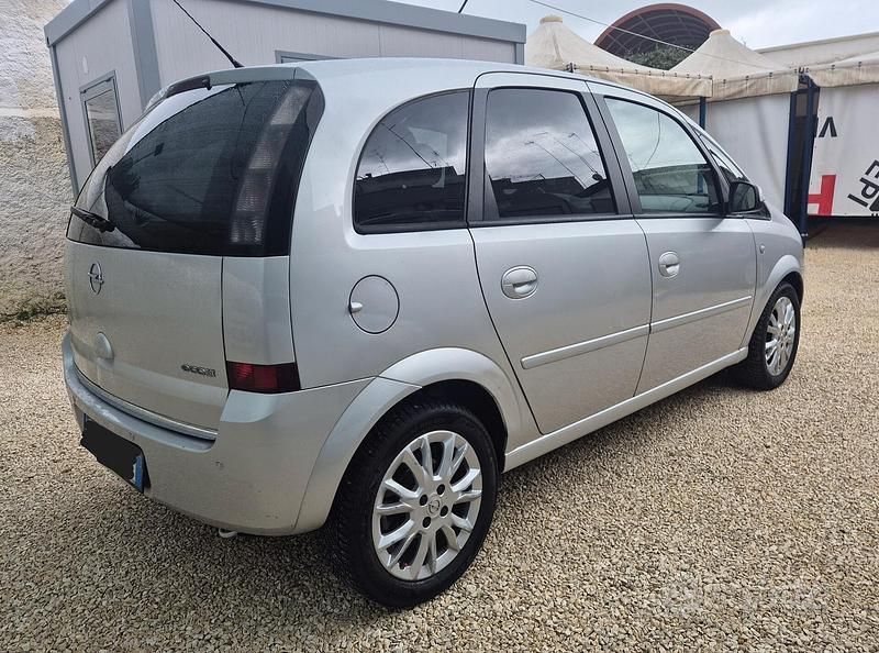 Usata Opel Meriva 75 CV (55 kW) 2009 Grigio Monovolume