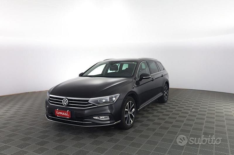 Usata VW Passat Business 120 CV (88 kW) 2020 Grigio Berlina