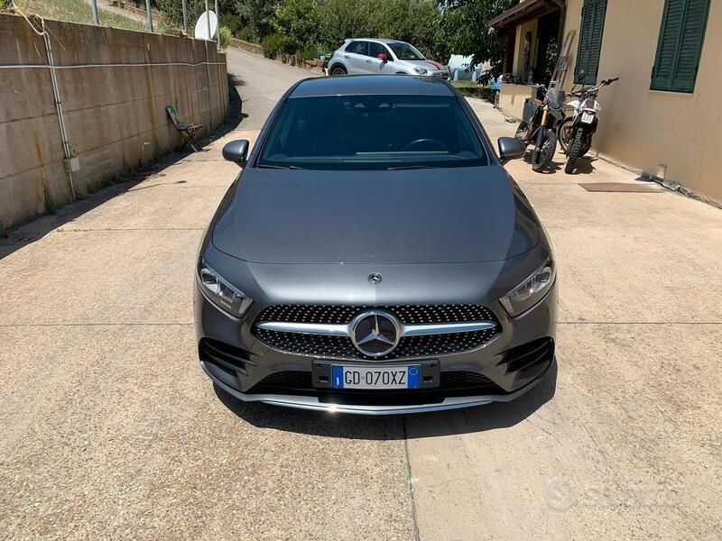 Grigio Usata 2021 Mercedes A180 Due volumi | 28.000 € (Molto cara) - Immagine 1/4