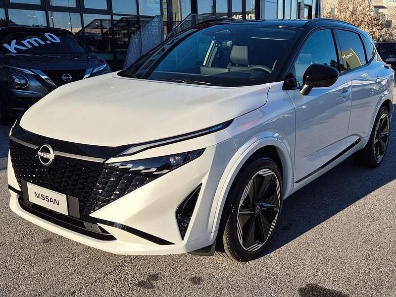 Nuova Nissan Qashqai 158 CV (116 kW) 2025 White pearl / black SUV