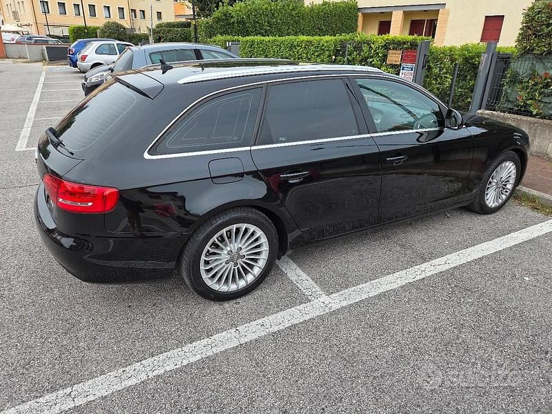 Usata Audi A4 143 CV (105 kW) 2010 Nero Station wagon