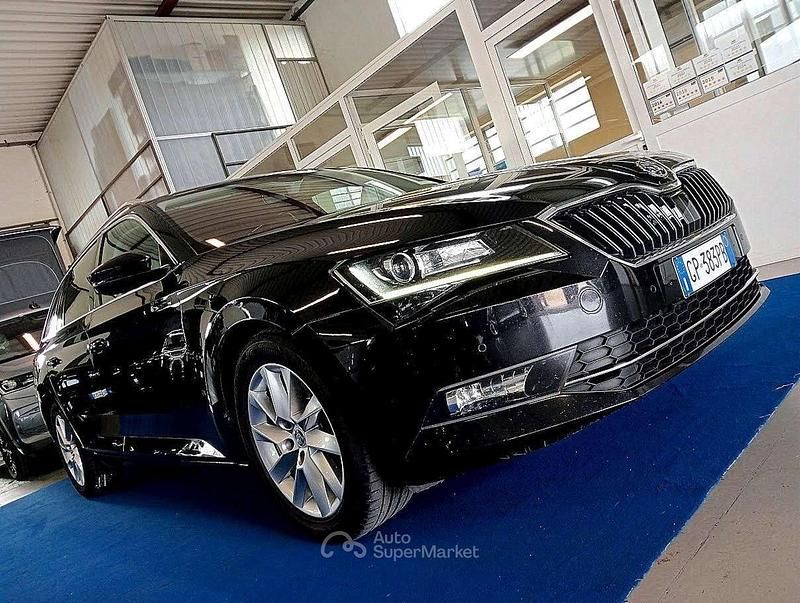 Usata Skoda Superb Style 150 CV (110 kW) 2019 Nero Station wagon