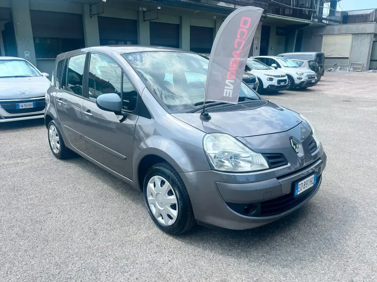Usata Renault Modus Dynamique 101 CV (74 kW) 2010 Beige Monovolume