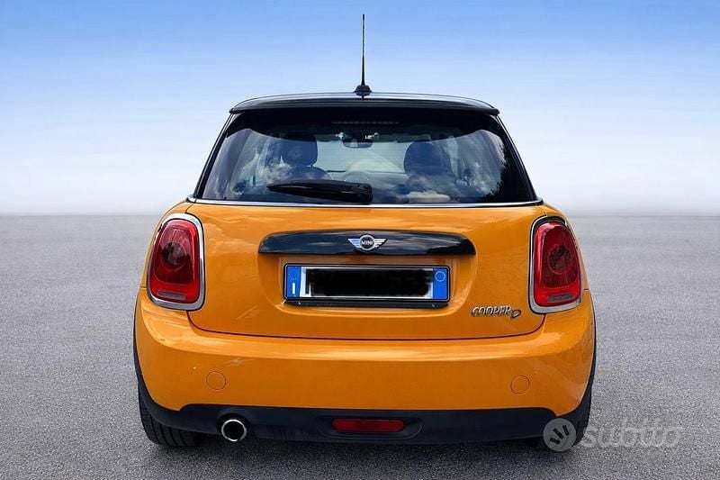 Usata Mini Cooper D Business 116 CV (85 kW) 2015 Arancione Utilitaria