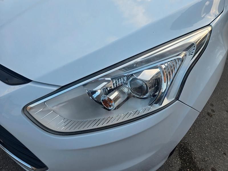 Usata Ford B-MAX Titanium 87 CV (63 kW) 2017 Bianco Monovolume